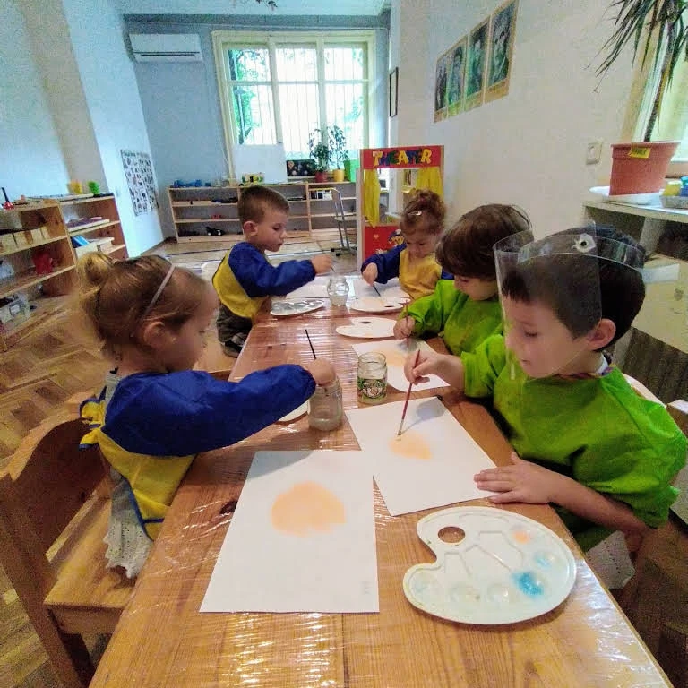photo 4 – Детска къща Монтесори КРИС