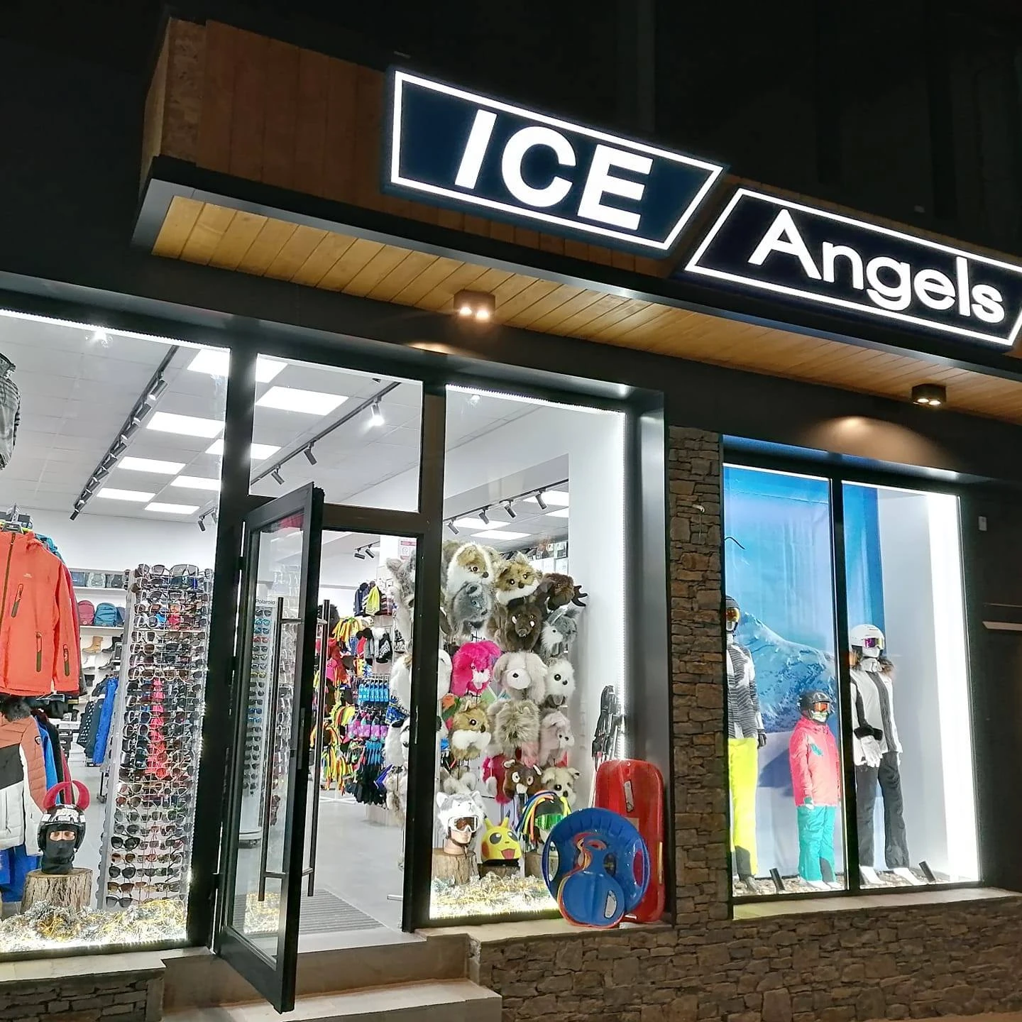 photo 2 – ICE Angels – Ски екипировка Варна и Банско